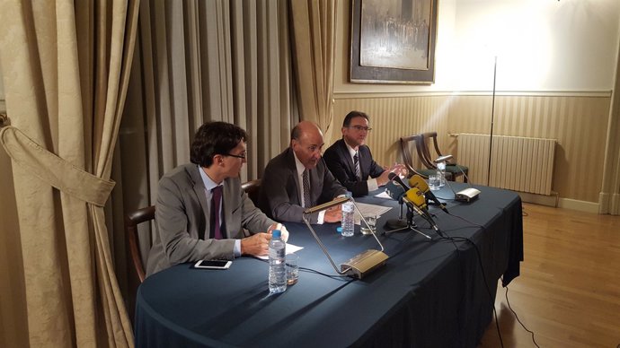 Miquel Roca i Junyent i Jaume Giró