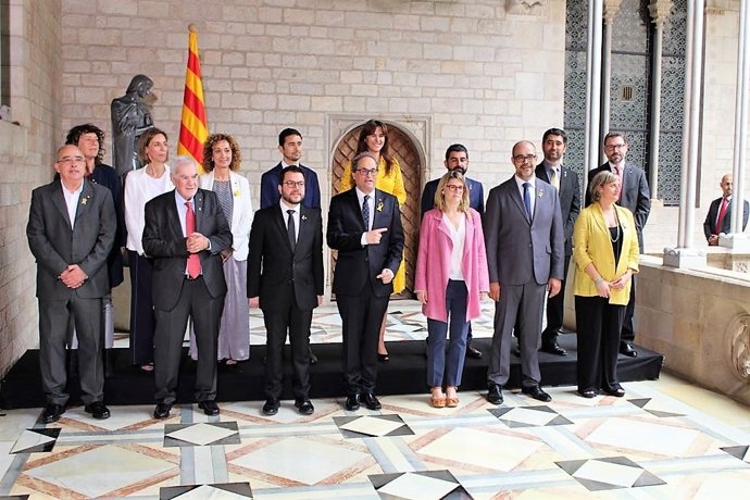 Ernest Margall con el Govern tras la toma de posesión (Archivo)