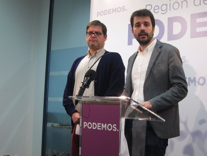 Javier Sánchez Serna junto a Andrés Pedreño de Podemos