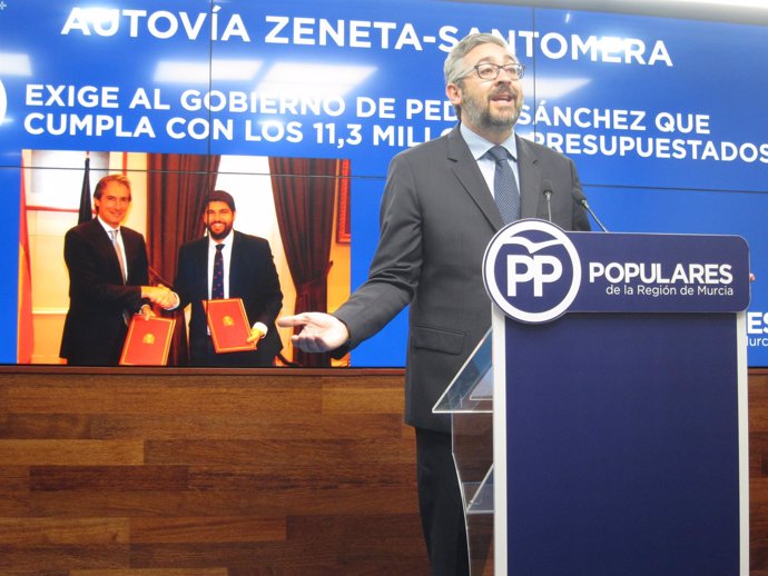 El portavoz del GPP, Víctor Martínez