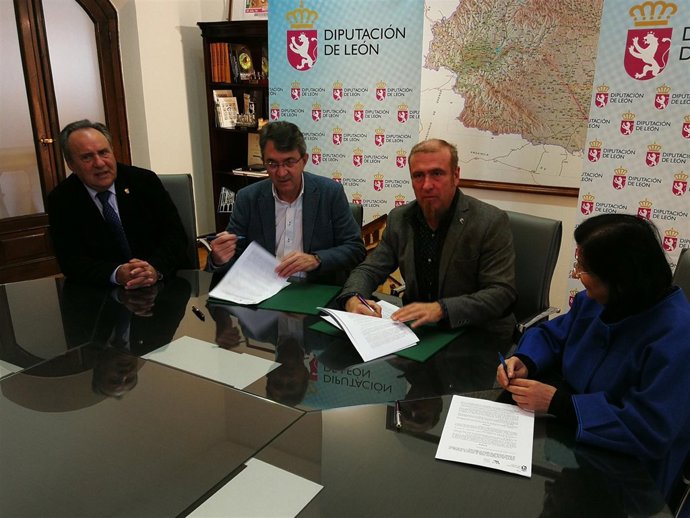 Reunión en la Diputación de León con el Ayuntamiento de Jiménez de Jamuz. 13-11