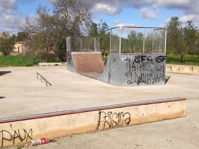 Cs Santanyí avisa de la 'degradación' de la zona de el parque de 'skate'