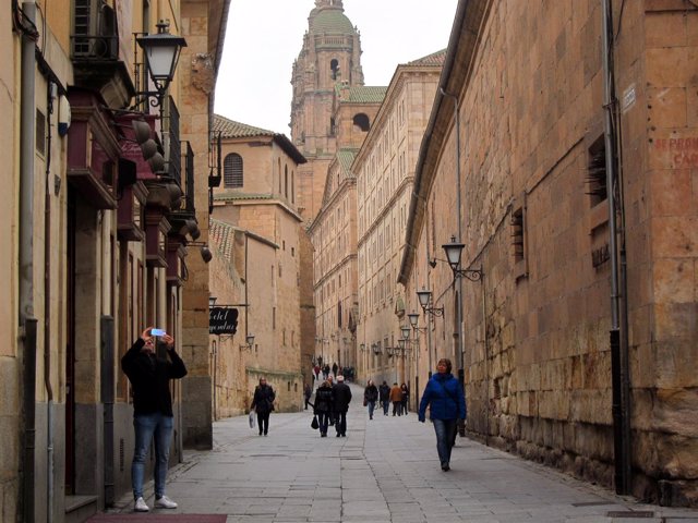 Turistas por las calles de Salamanca