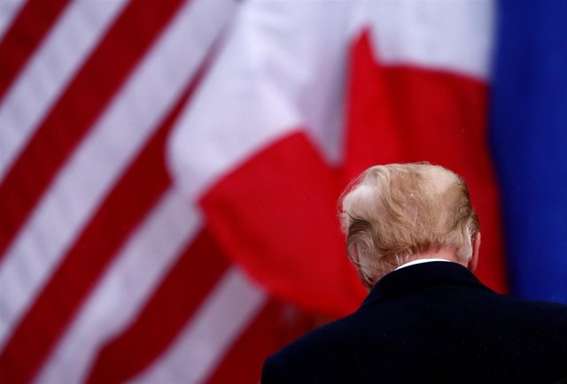 Trump en en el Cementerio Americano de Suresnes en París