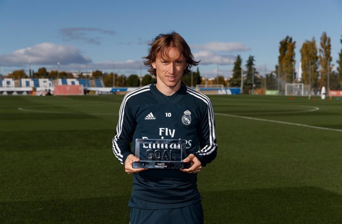 Luka Modric, con el premio 'Goal 50'