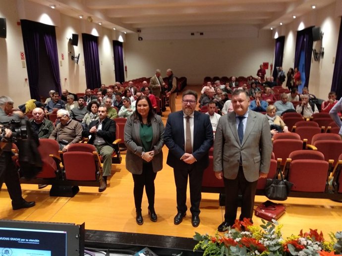 Sánchez Haro (centro), en la clausura de la Jornada sobre Regadío