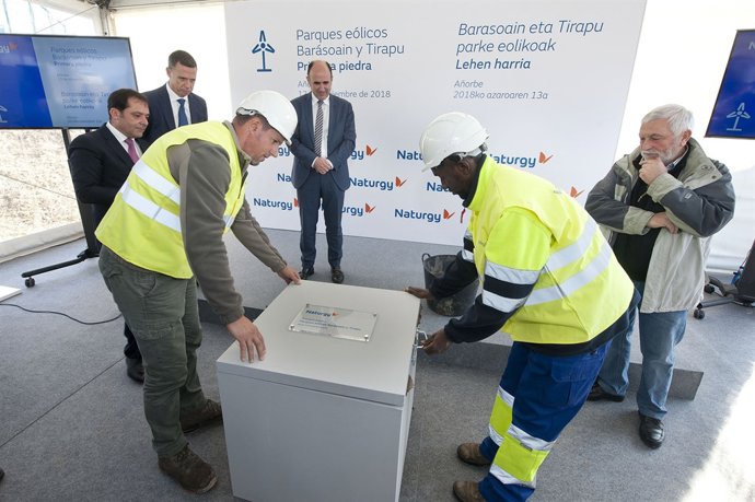 Colocació de la primera pedra dels parcs eòlics de Barasoain i Tirapu