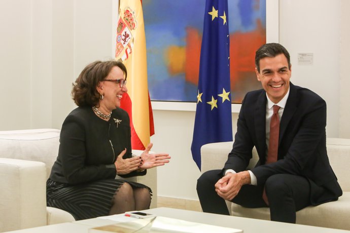 Pedro Sánchez recibe a la secretaria general de la Secretaría General Iberoameri