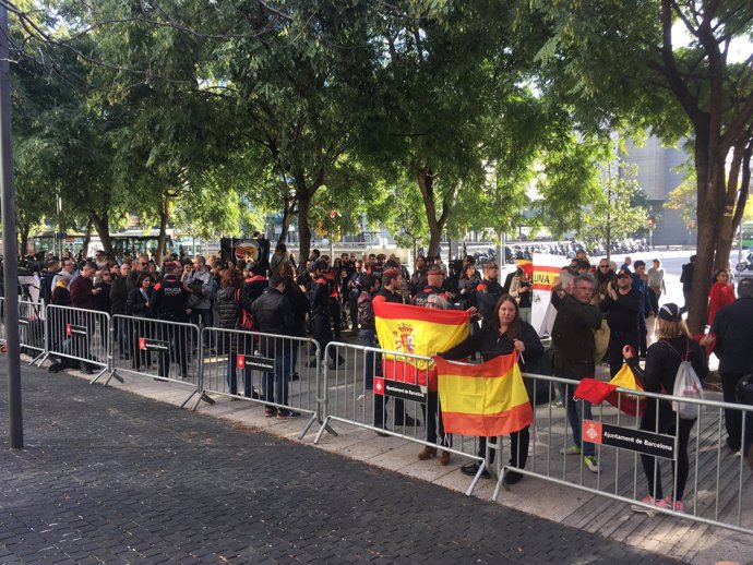 Tensión en las puertas de la Ciutat de la Justicia de Barcelona