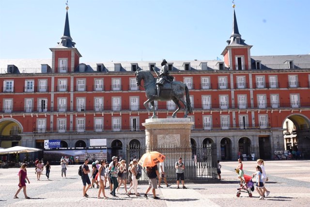 Recursos de turistas en la Plaza Mayor de Madrid