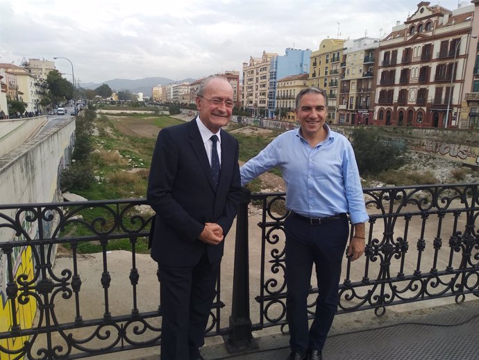 El alcalde de Málaga, Francisco de la Torre y el presidente del PP, Elías Bendod