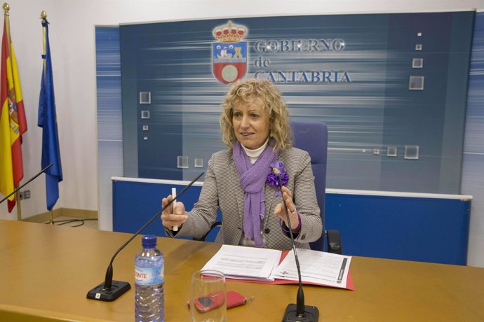 Eva Díaz Tezanos en rueda de prensa