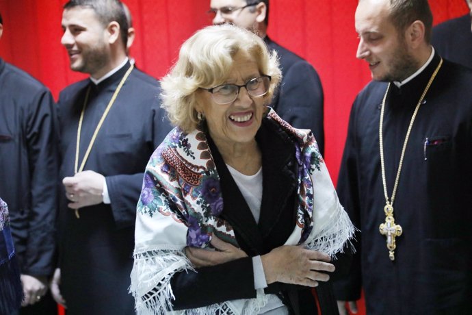 La alcaldesa de Madrid durante su visita a Rumanía