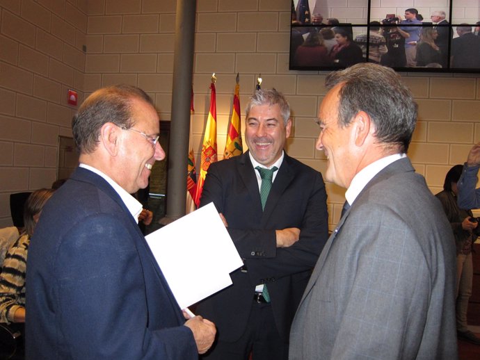 Sanmiguel (PAR), Artajona (PP) y Sánchez Quero (PSOE), hoy antes de pleno de DPZ