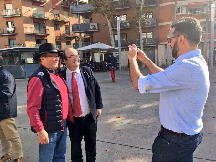 El líder del PSC, Miquel Iceta, ha visitado las comarcas de Girona