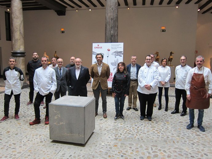 Organizadores y participantes en Tenedores Cerveceros, de Ambar