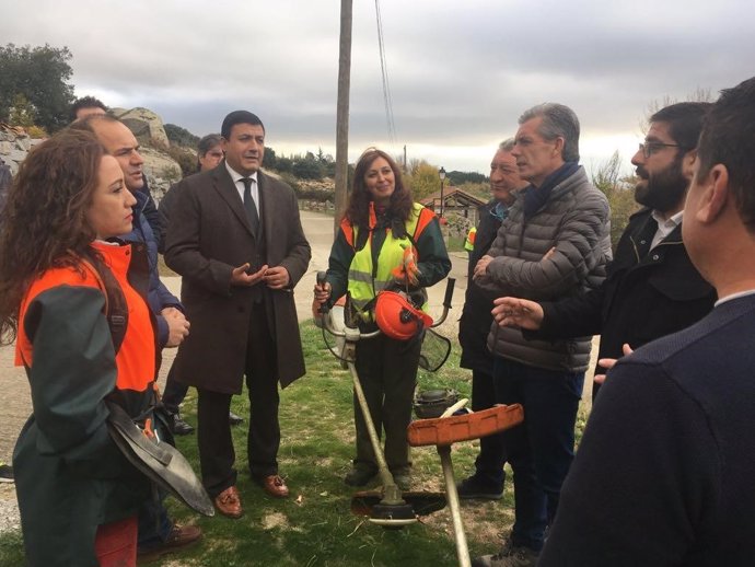 Sánchez Cabrero con los forestales en Muñopepe 14-11-2018