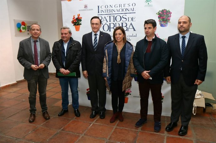 Autoridades en la inauguración del congreso