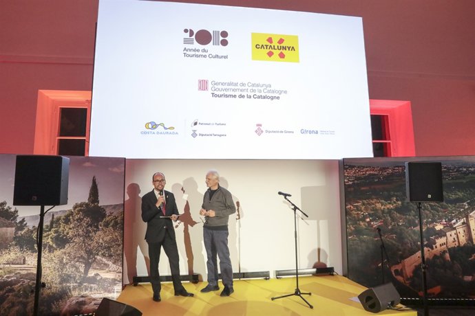 El director de la ACT, David Font, presenta el 'SomCultura Tour' en París