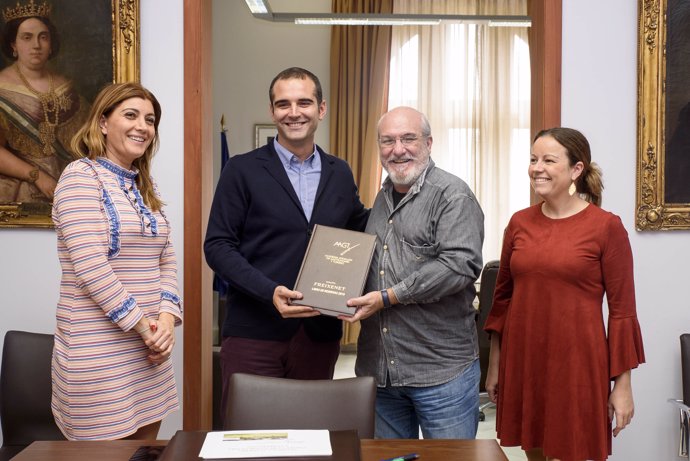 El alcalde de Almería se reúne con la Academia Andaluza de la Gastronomía