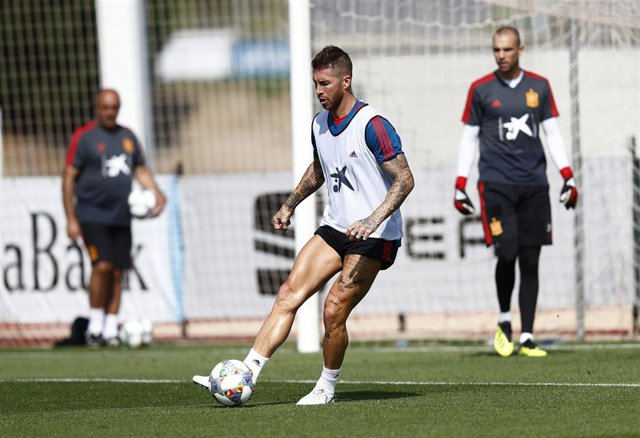 Sergio Ramos entrenando con la selección