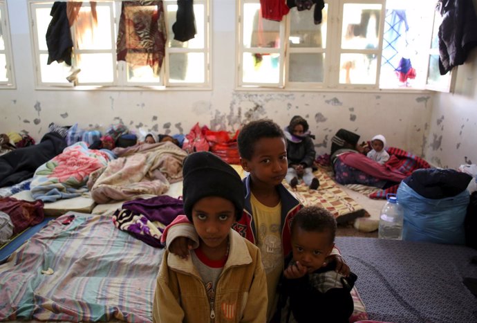 Imagen de archivo de niños migrantes en un centro cerca de Misrata