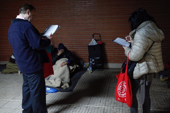 Voluntarios realizan el V Censo de Personas Sin Hogar de Zaragoza