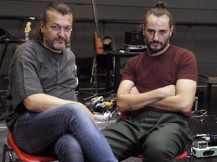 Asier Etxeandía y Enrico Barbaro, integrantes de 'Mastodonte'