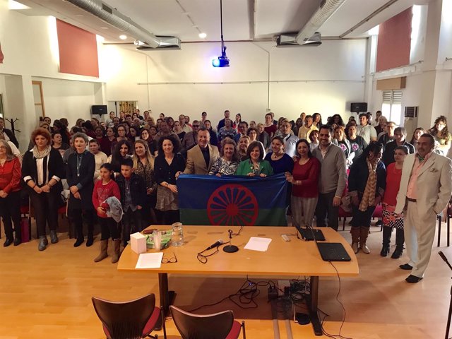 Encuentro con asociaciones gitanas en Granada