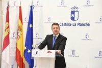 Page califica de "histórico" el dato de listas de espera