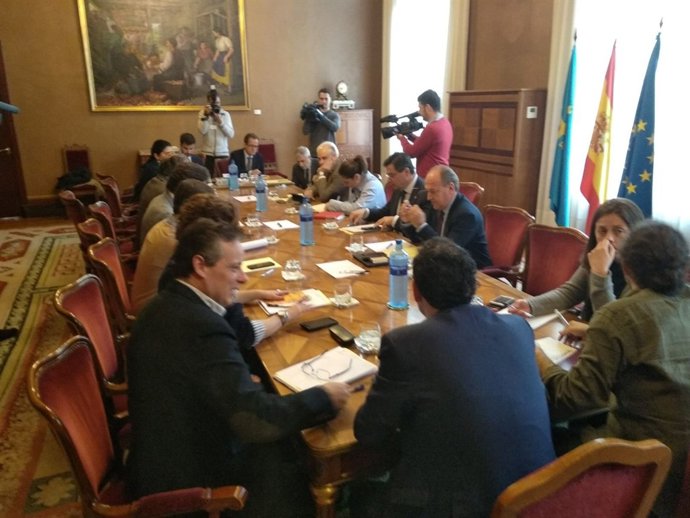 Imagen de archivo de una Junta de Portavoces en la Junta General 