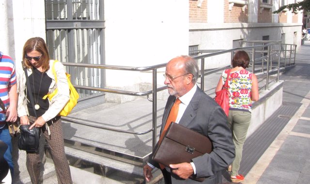 León de la Riva a su llegada al juicio de las 'Comfort Letter'. Julio de 2018