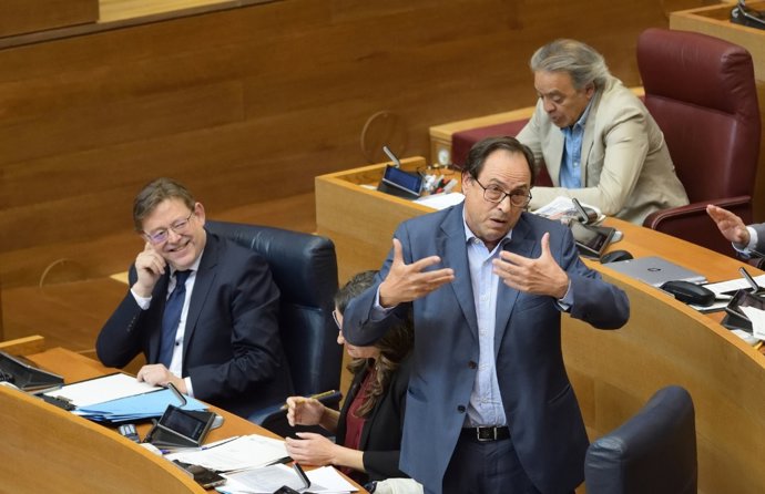El conseller de Hacienda, Vicent Soler, en Les Corts