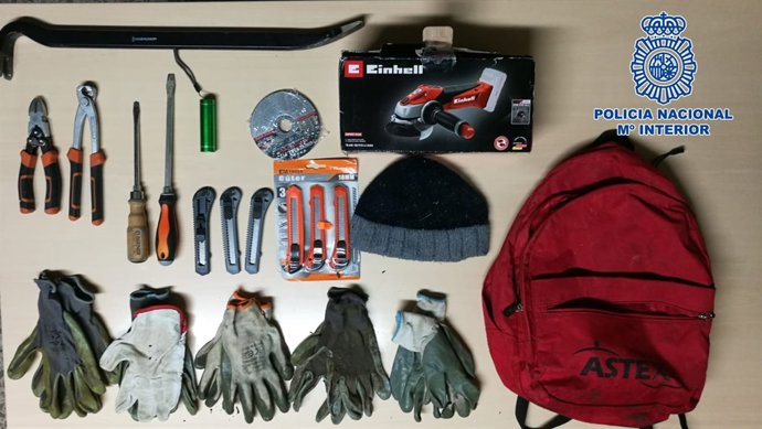 Nota De Prensa E Imágenes: Detenido En Jerez Tras Intentar Sin Éxito Robar En Un