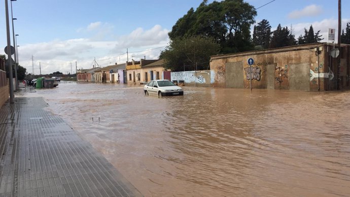 Ramblas, lluvias, inundaciones, calle Ramón y Cajal inundada San Javier