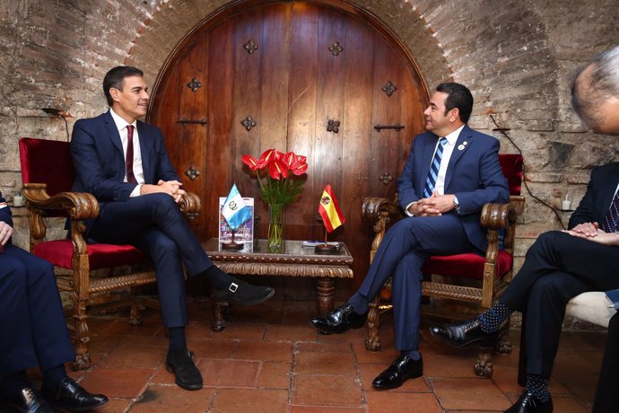 Pedro Sánchez y el presidente de Guatemala Jimmy morales