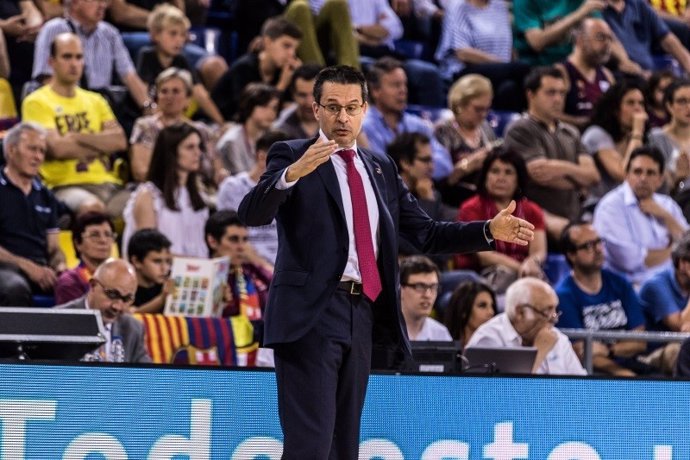 Pedro Martínez. Head coach of Baskonia in action during the Liga Endesa