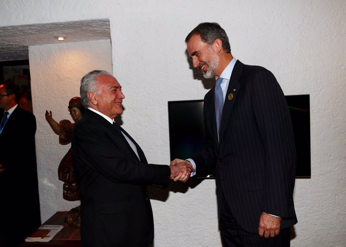 El Rey Felipe VI junto al presidente de Brasil Michel Temer