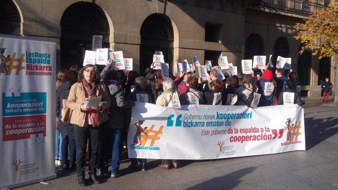 Concentración de la Coordinadora de ONGD de Navarra