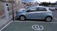 Las gasolineras tendrán que instalar puntos de recarga para vehículos eléctricos de origen renovable