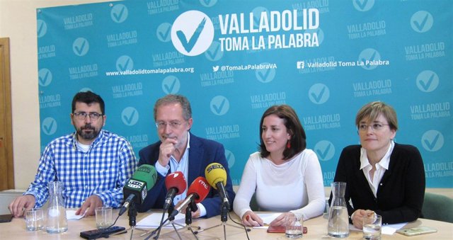 Manuel Saravia (2º por la derecha) junto a sus compañeros de Grupo de VTLP.16-11