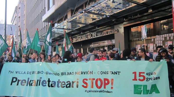 Manifestación de camareras de piso en huelga en Bilbao