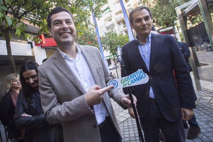 En Córdoba, el candidato del PP-A a la Presidencia de la Junta, Juanma Moreno, i