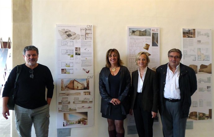 Consellera de Cultura, Fanny Tur, y decana del COAB, Marta Vall·LLossera