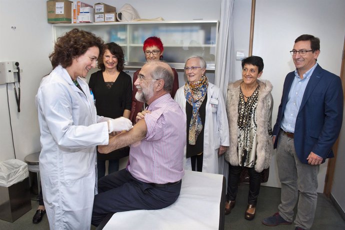 Domínguez Se Ha Vacunado Frente A La Gripe En El C. S De San Juan.