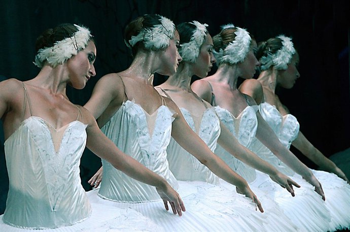 El Ballet de Moscú interpretando 'El lago de los cisnes
