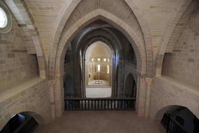 Interior de la iglesia abacial de Irache.