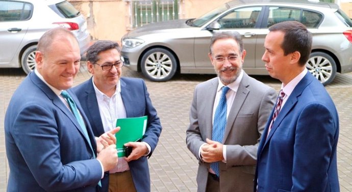 Felipe López durante su visita a Garrucha