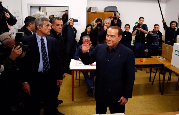 Silvio Berlusconi vota en las elecciones 2018 de Italia 