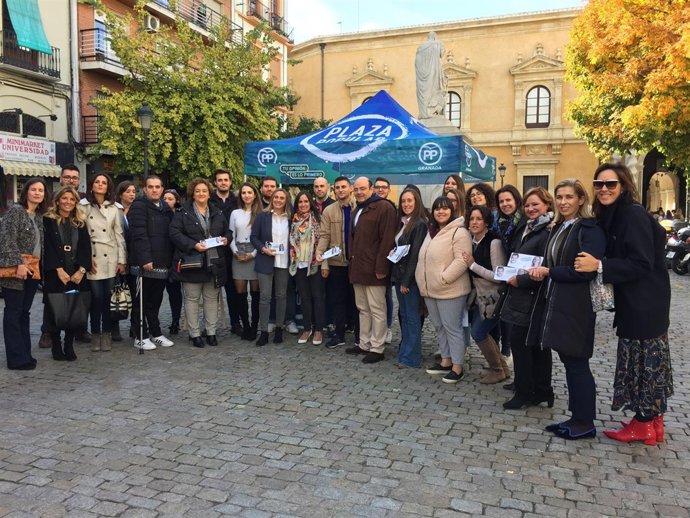 Plaza Popular Joven, junto a la Facultad de Derecho